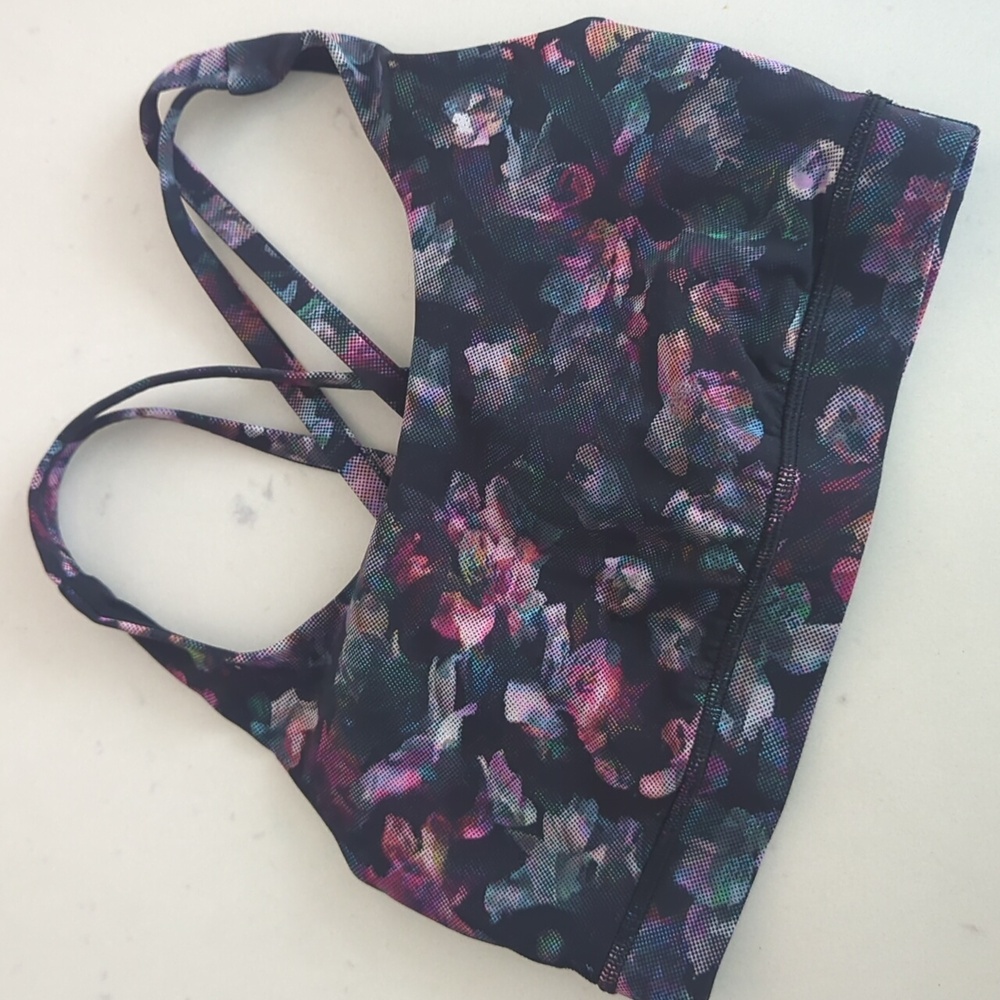 Lululemon sports bra
